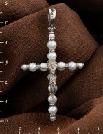Крест из белого золота c жемчугом