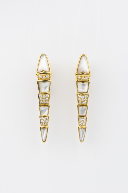 Серьги из лимонного золота 585 пробы c бриллиантами и перламутром