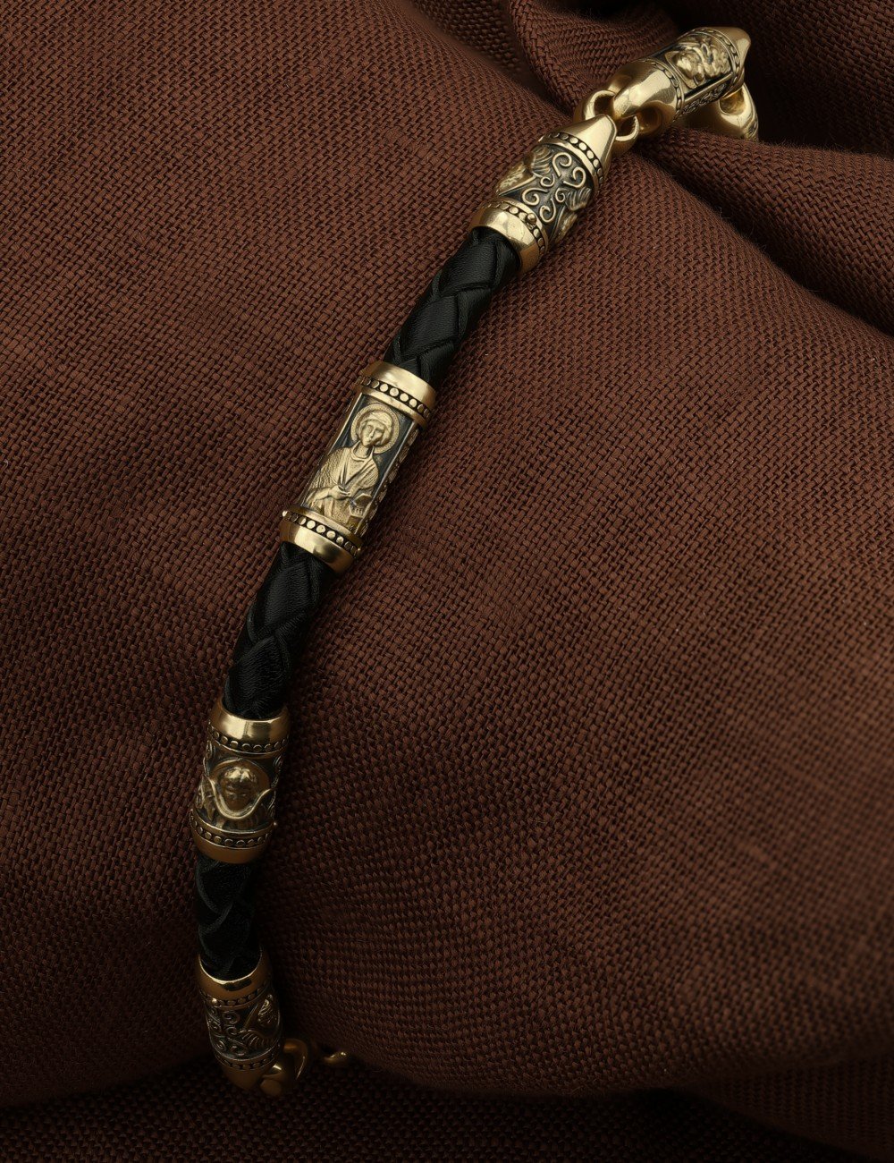 Браслет из лимонного золота c кожаным шнурком