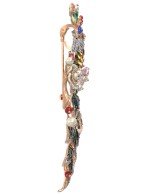 Брошь из золота c эмалью, фианитом, гранатом, жемчугом, сапфиром, кораллом и перламутром