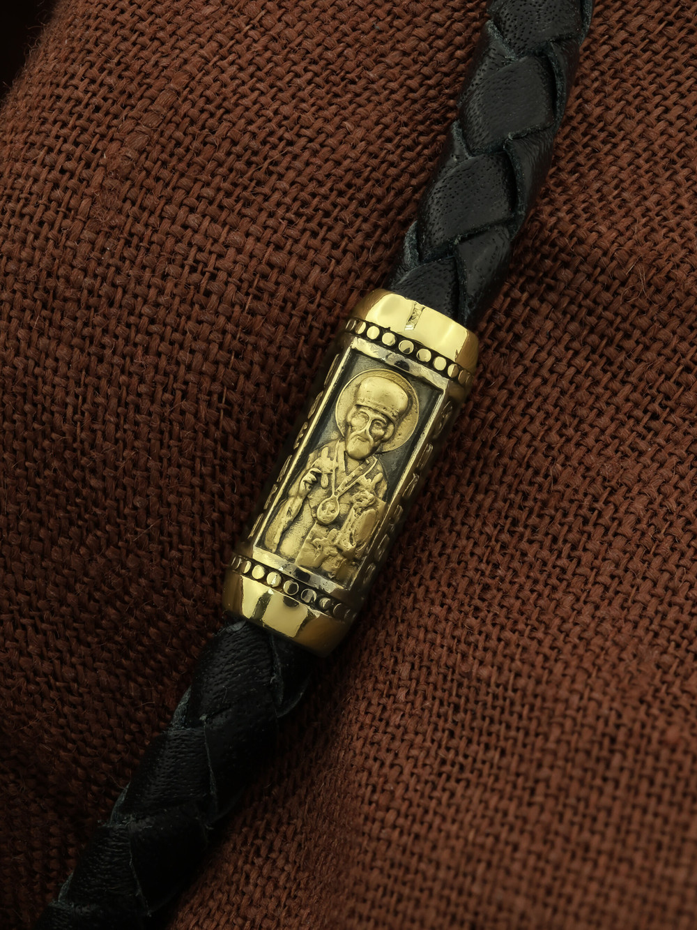 Браслет-шнурок из лимонного золота 585 пробы c кожаным шнурком