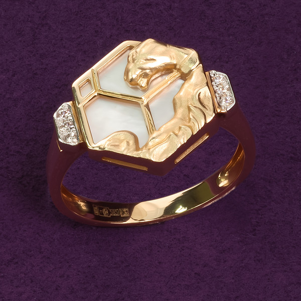 Кольцо из красного золота 585 пробы c бриллиантами и перламутром