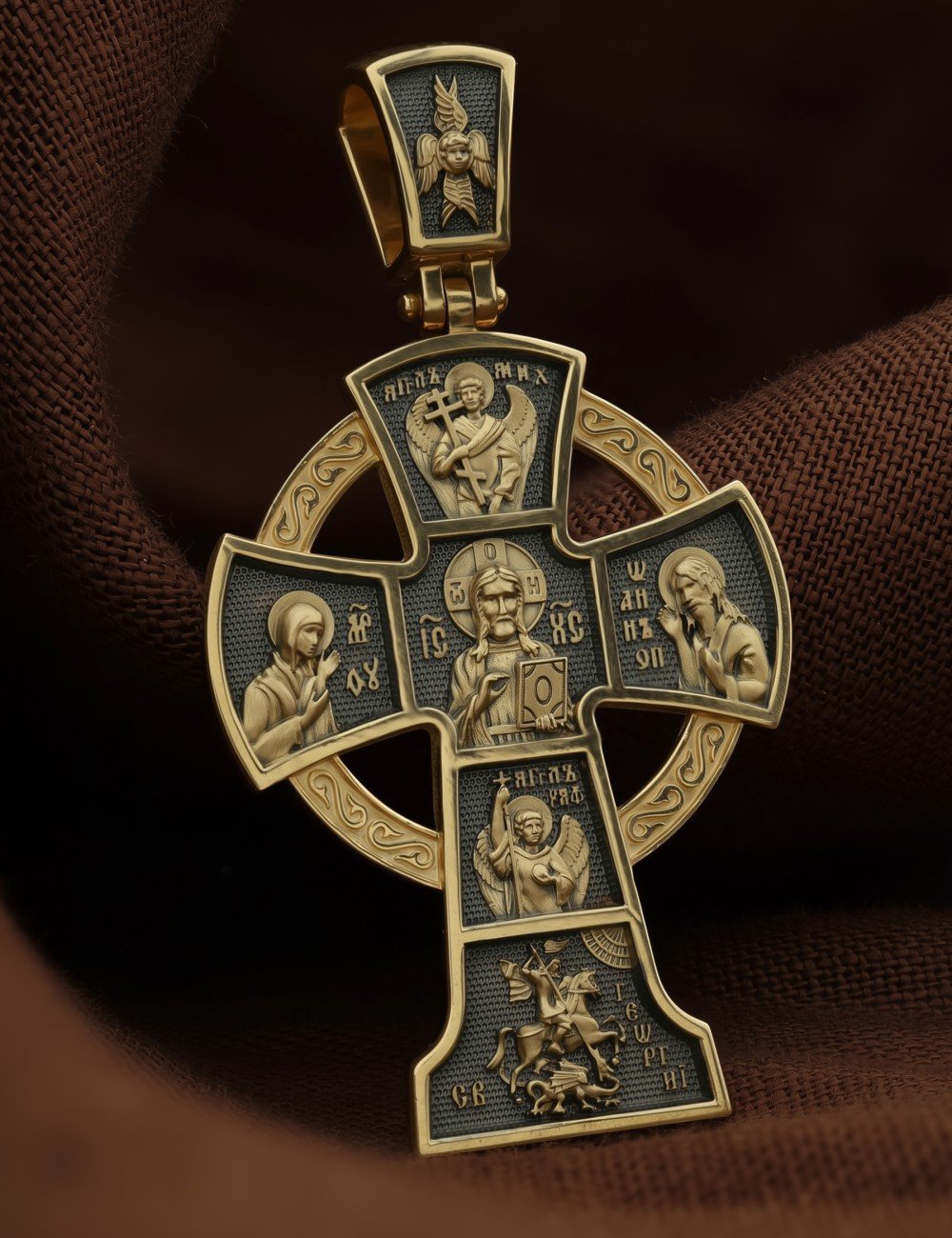 Крест из лимонного золота