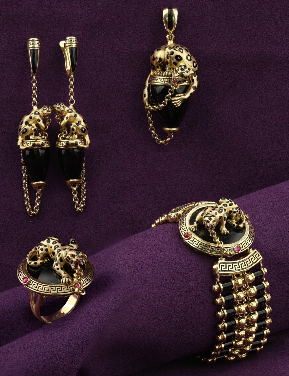 Кольцо из лимонного золота c эмалью, ониксом и рубином