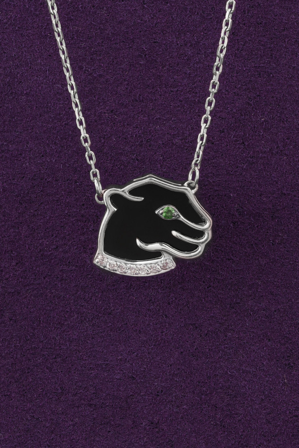 Колье из белого золота 585 пробы c бриллиантами, изумрудом и ониксом