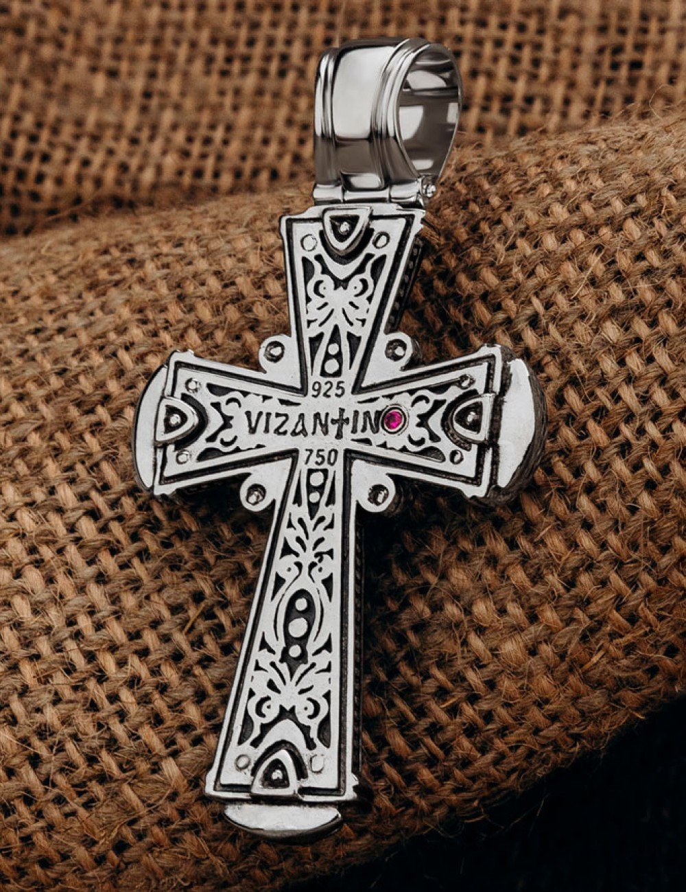 Крест из серебра и золота c ониксом и рубином