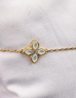 Браслет из лимонного золота c бриллиантами и перламутром