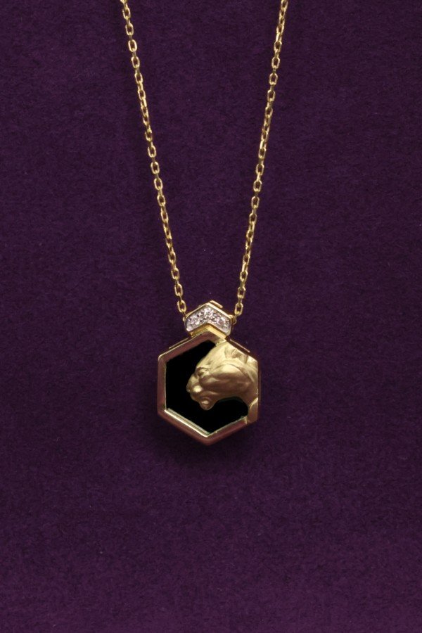 Колье из лимонного золота c бриллиантами и ониксом