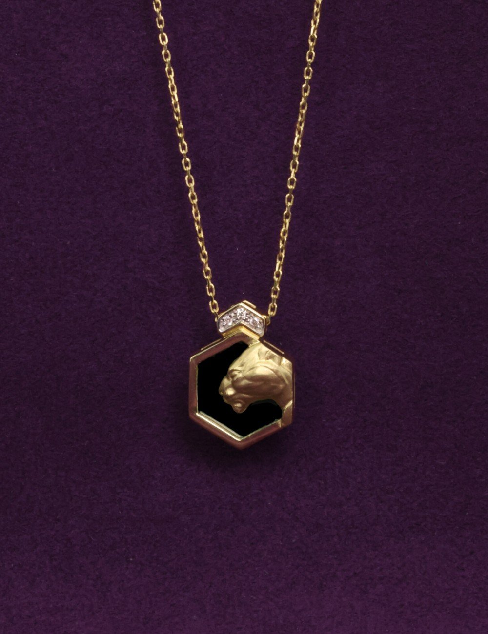 Колье из лимонного золота c бриллиантами и ониксом