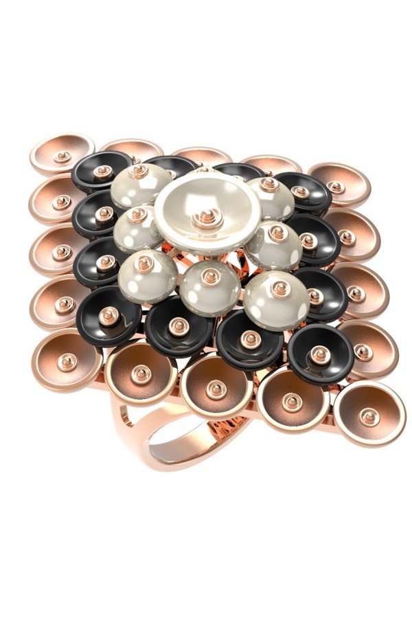 Кольцо из золота c ониксом и перламутром