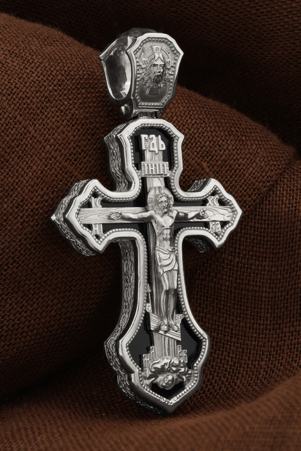 Крест из белого золота 585 пробы c ониксом