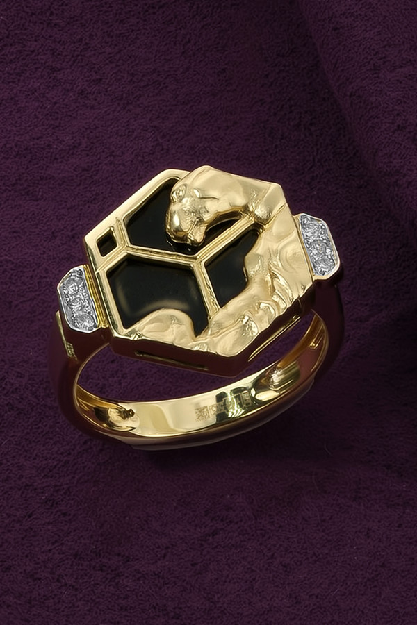 Кольцо из лимонного золота 585 пробы c бриллиантами и ониксом