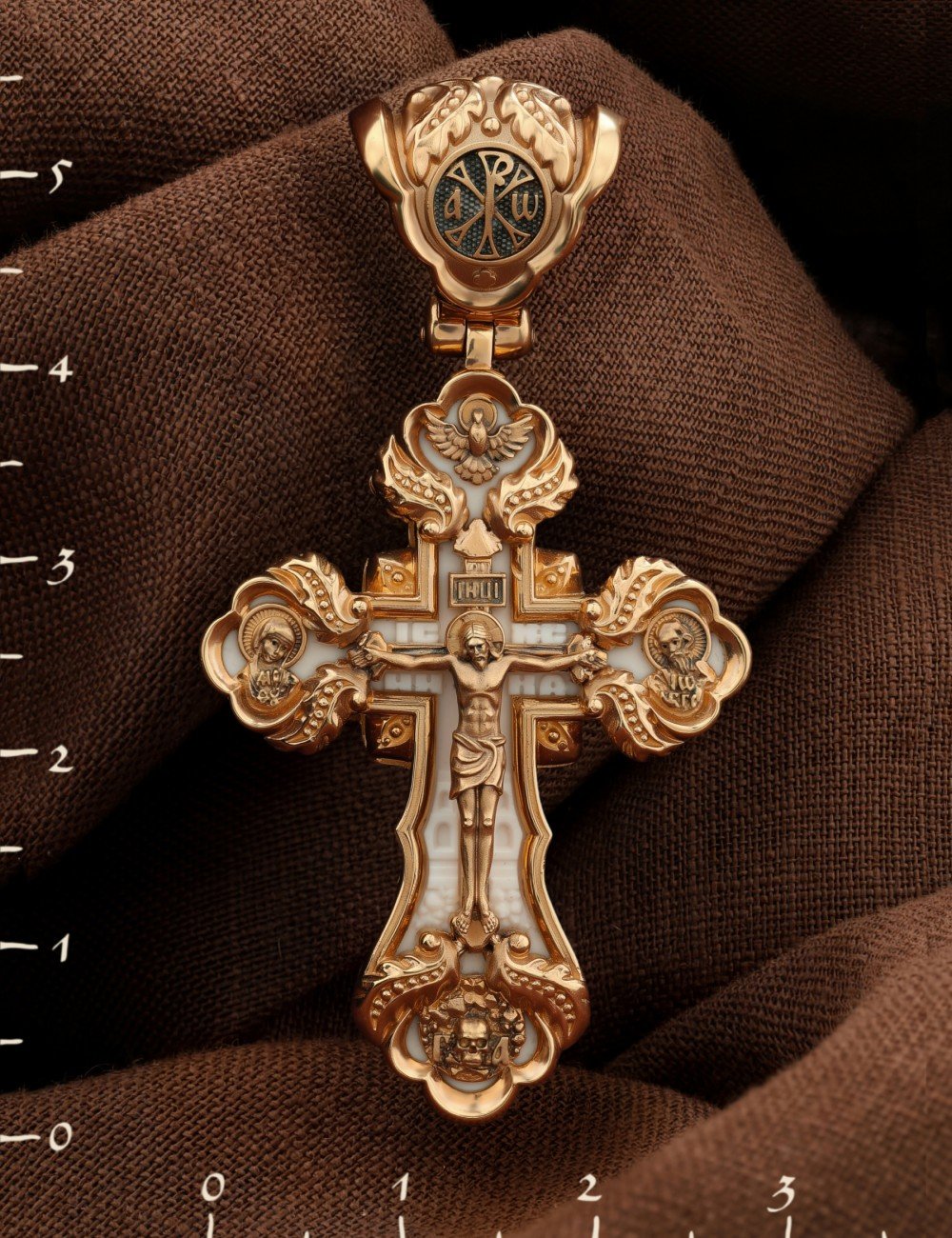 Крест из золота c бивнем мамонта