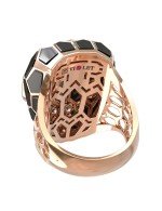 Кольцо из золота c бриллиантами, рубином, ониксом, малахитом и перламутром