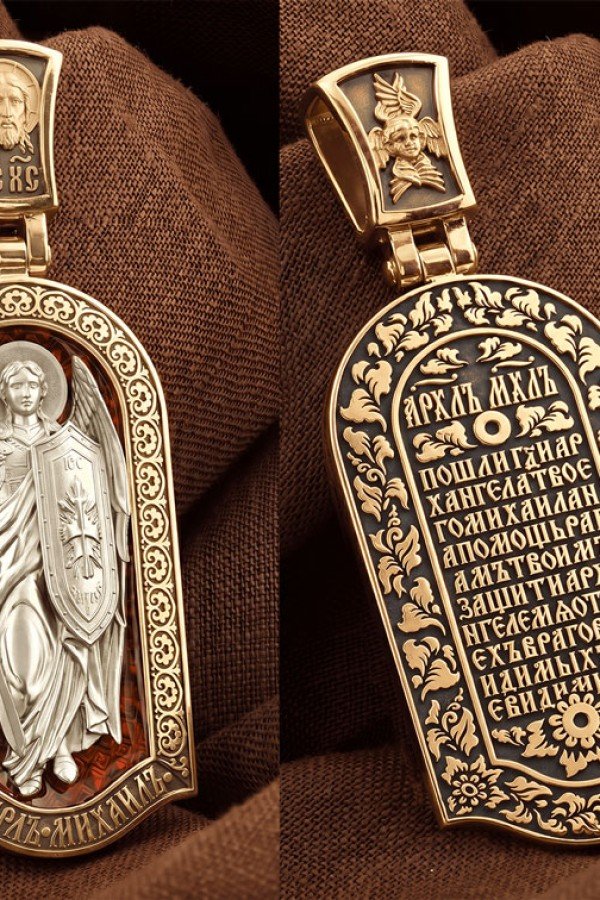 Образок из золота c эмалью