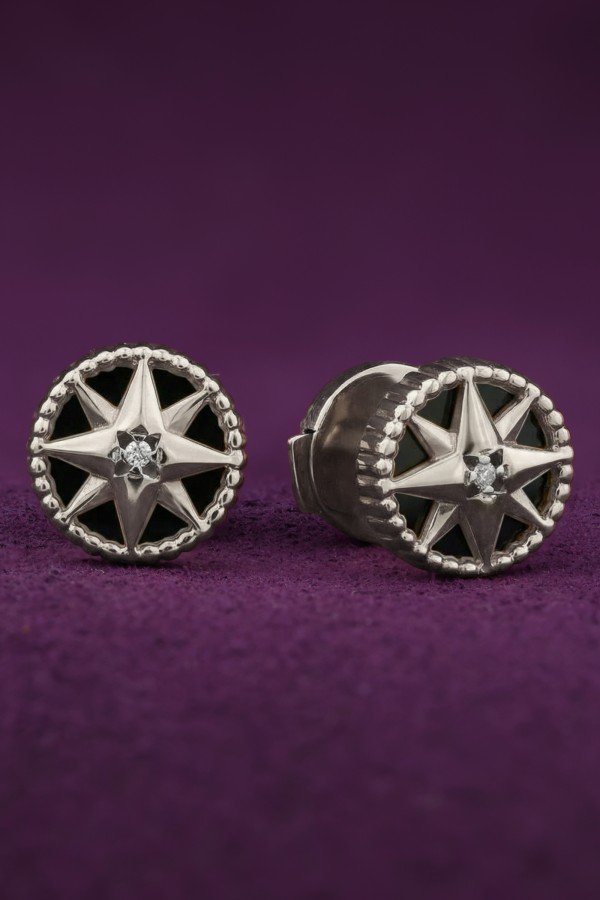 Серьги из белого золота c бриллиантами и ониксом