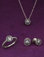 Серьги из белого золота c бриллиантами и лазуритом