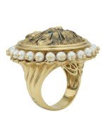 Кольцо из лимонного золота c эмалью и жемчугом