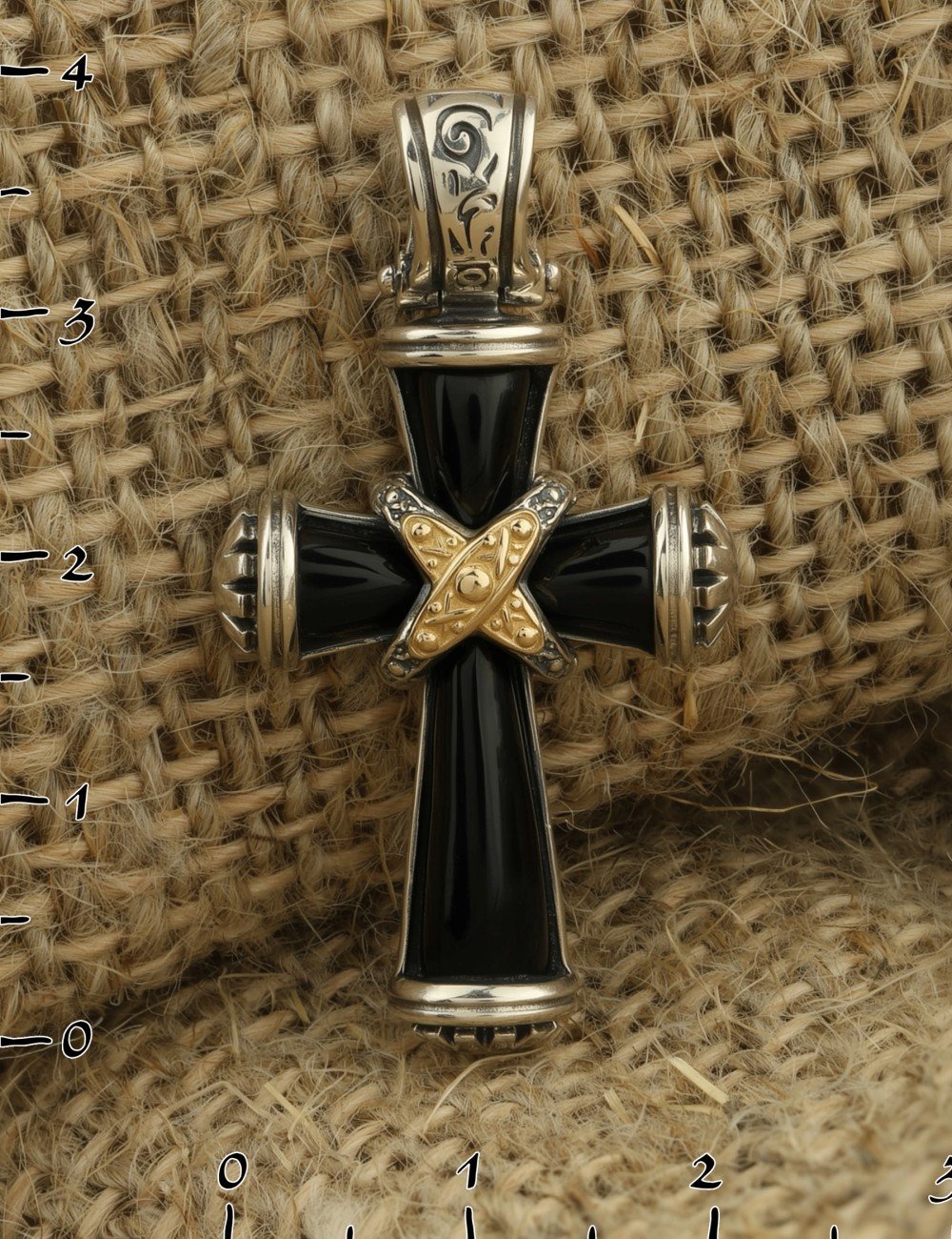 Крест из серебра и золота c ониксом и рубином