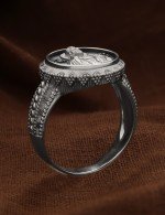 Кольцо из белого золота