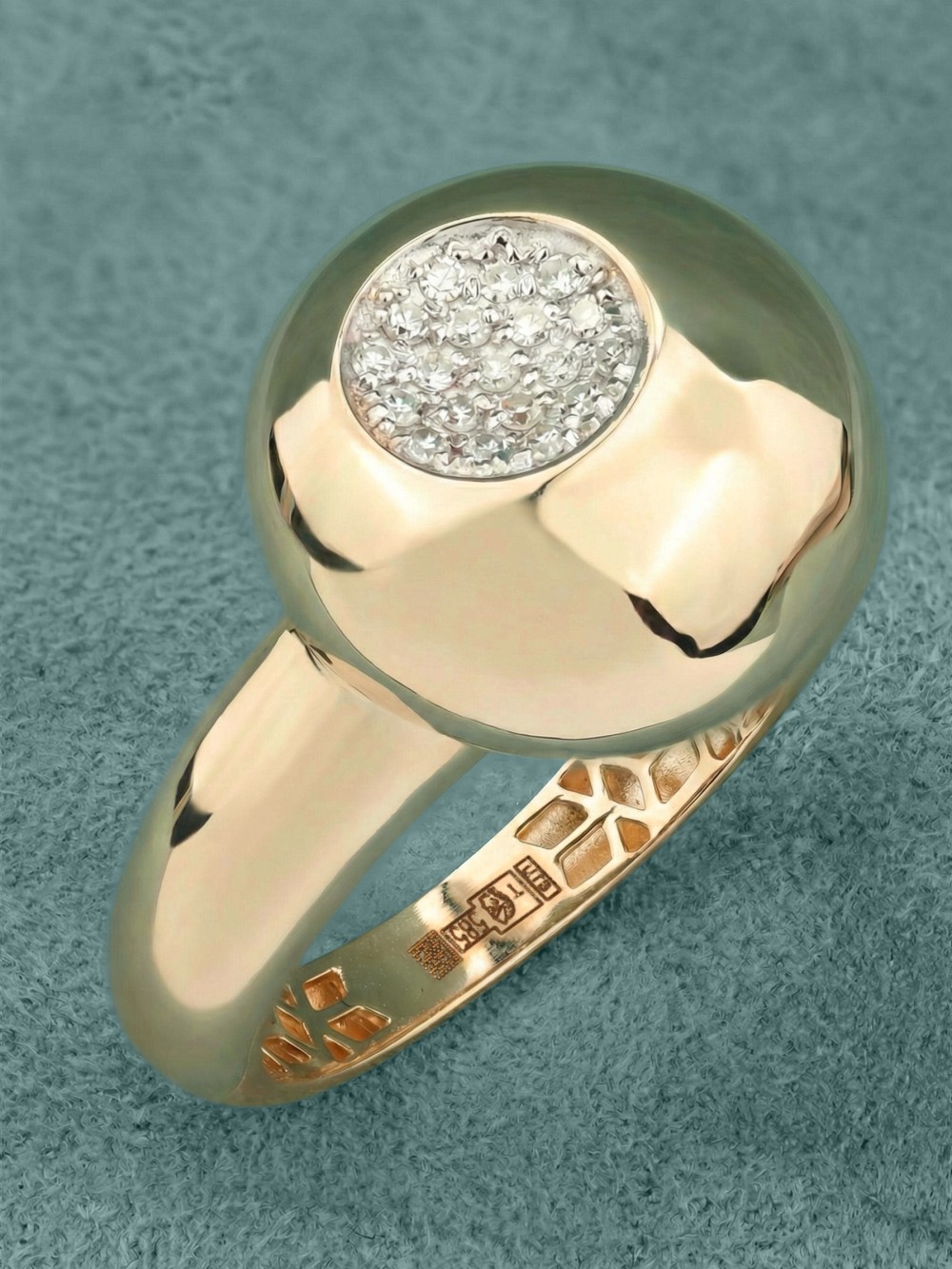 Кольцо из красного золота 585 пробы c бриллиантами