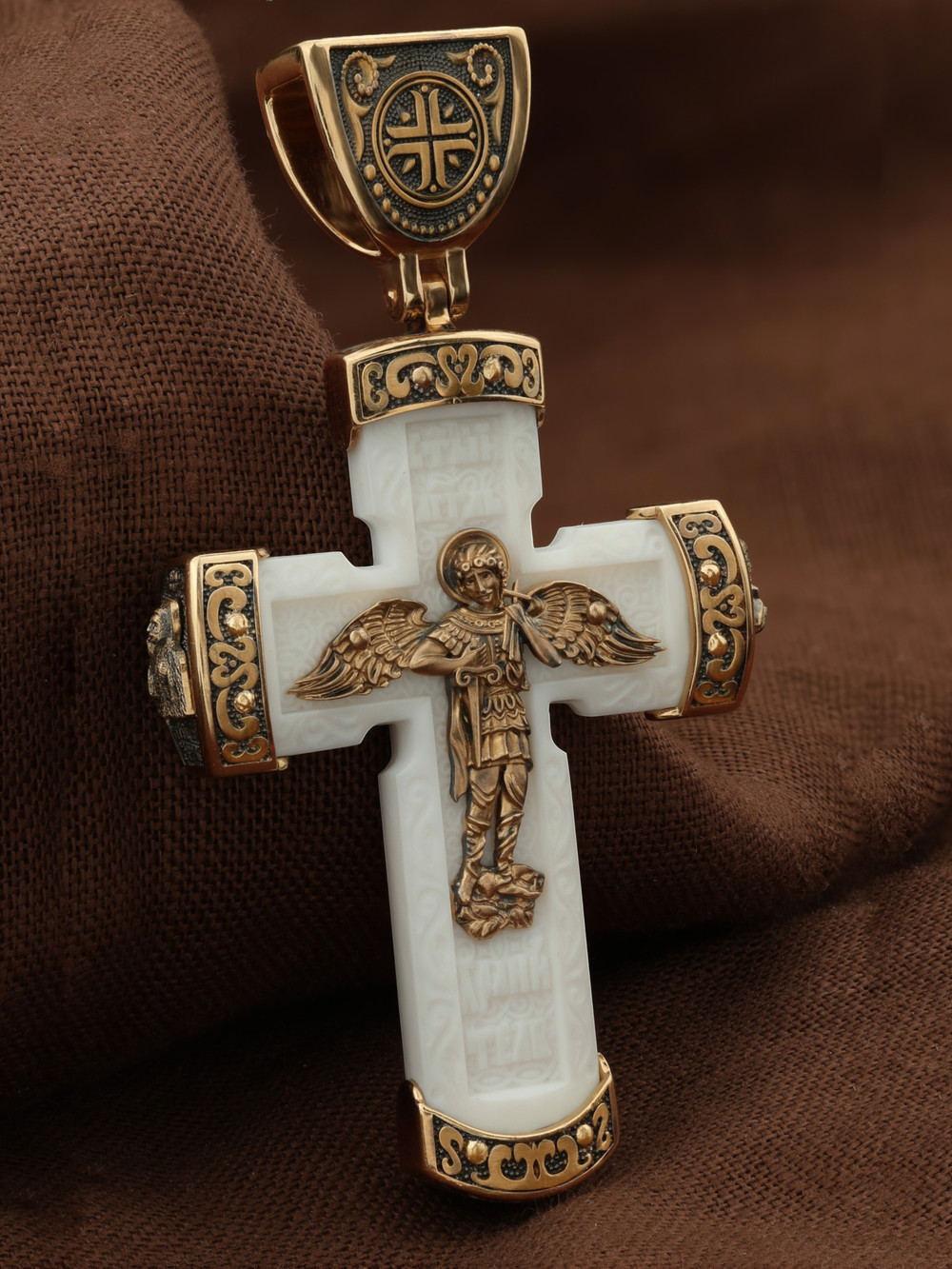 Крест из красного золота 585 пробы c бивнем мамонта