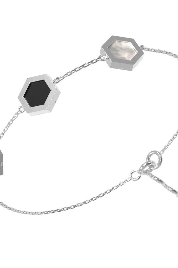 Браслет из белого золота c ониксом и перламутром