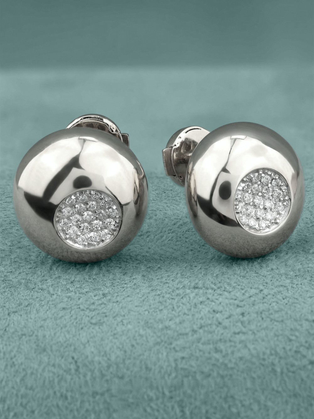 Серьги из белого золота 585 пробы c бриллиантами