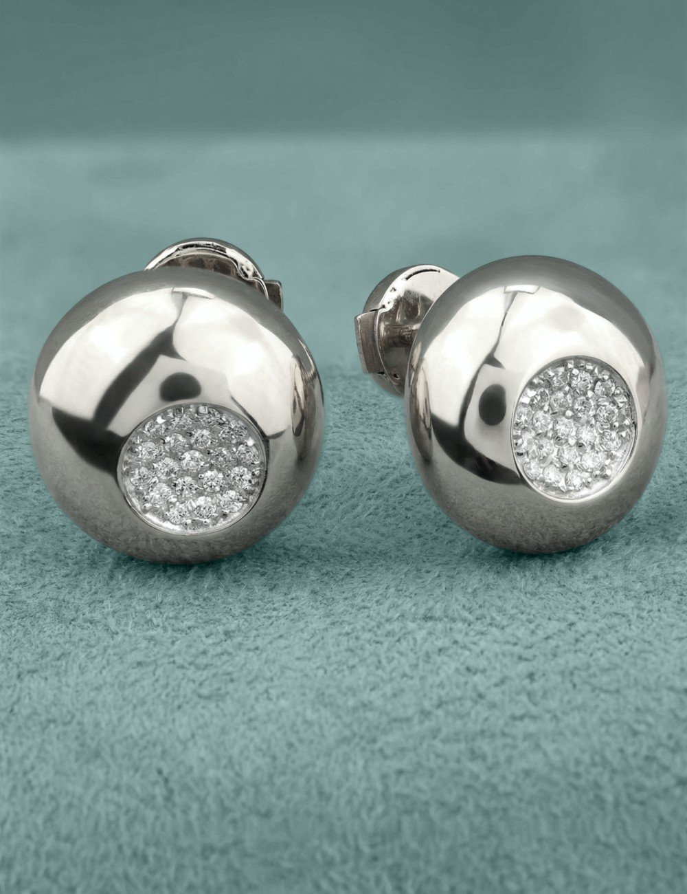 Серьги из белого золота c бриллиантами