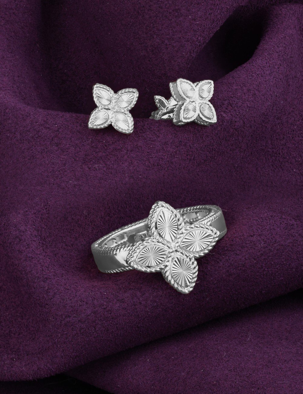 Кольцо из белого золота