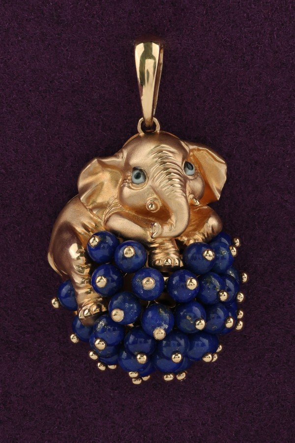 Подвеска из золота c эмалью и лазуритом