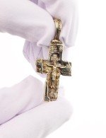 Крест из зелёного золота