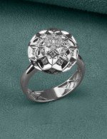 Кольцо из белого золота c бриллиантами