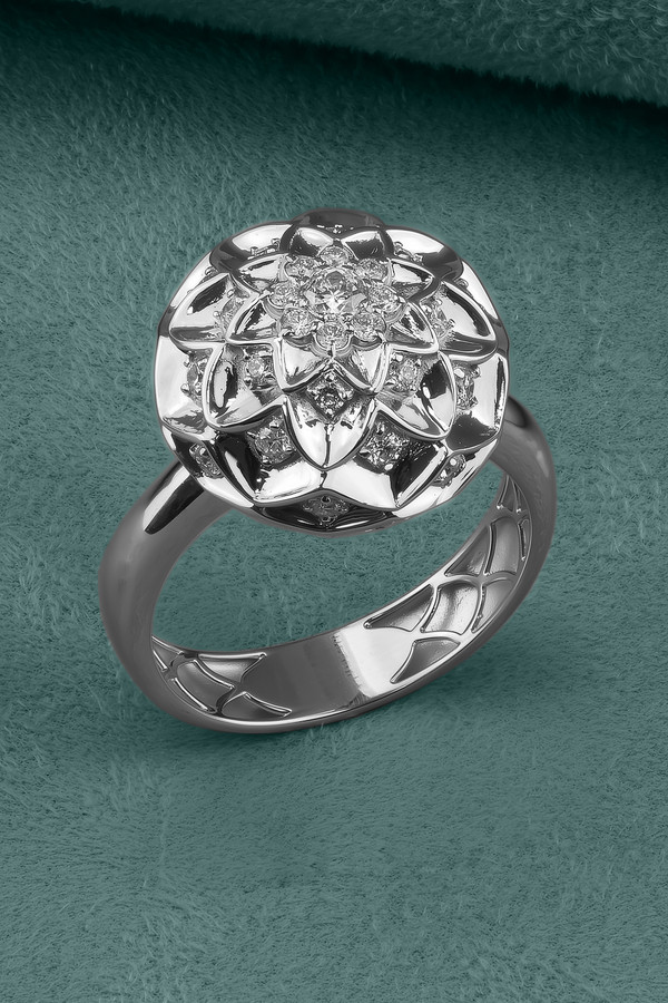 Кольцо из белого золота 585 пробы c бриллиантами