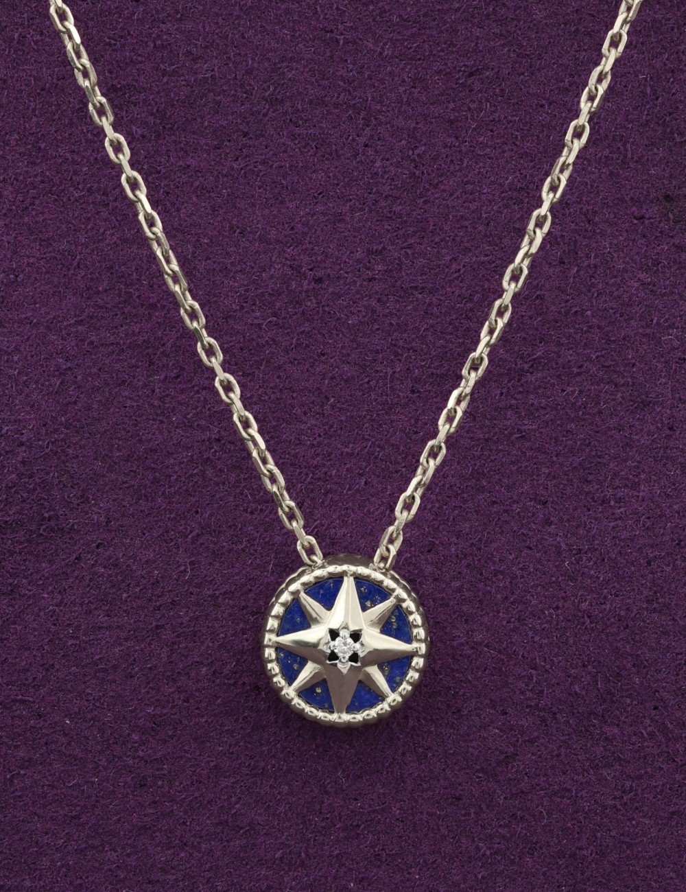 Колье из белого золота c бриллиантами и лазуритом