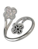 Кольцо из белого золота c бриллиантами, ониксом и перламутром