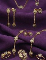 Серьги из лимонного золота c бриллиантами, лазуритом и перламутром