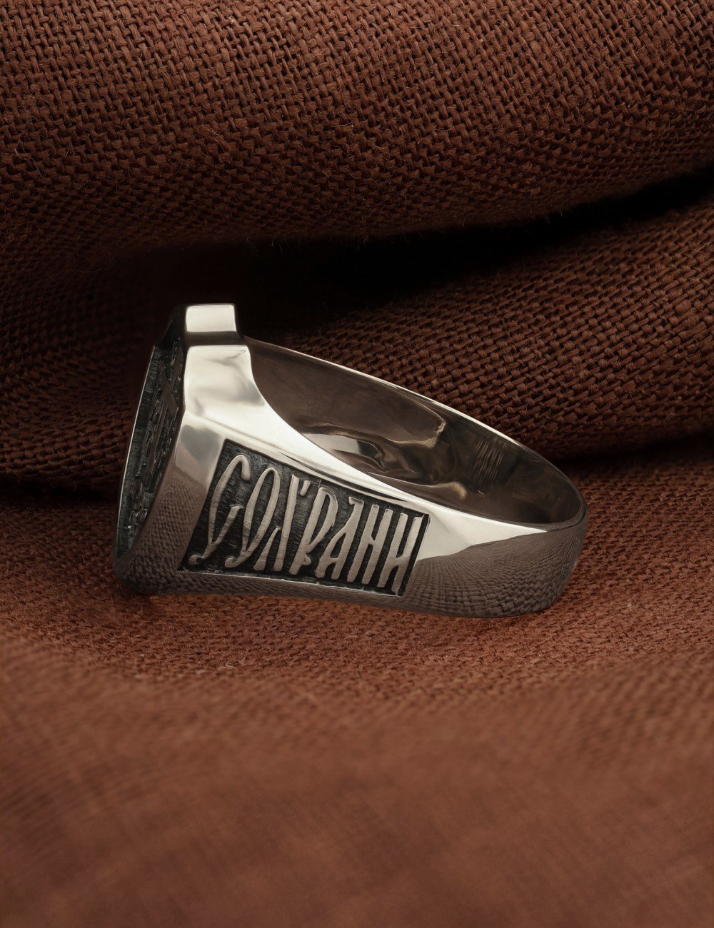 Кольцо из белого золота