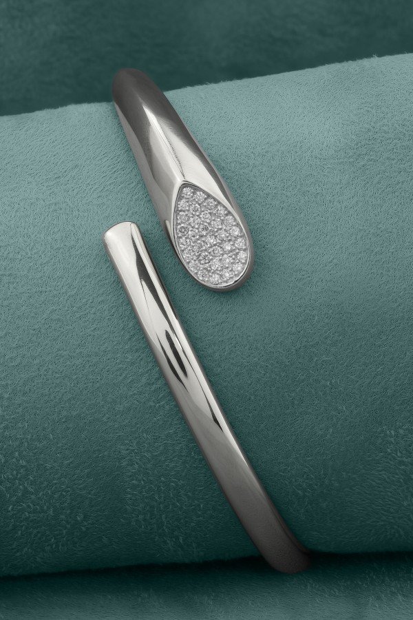 Браслет из белого золота c бриллиантами