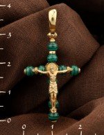 Крест из лимонного золота c малахитом