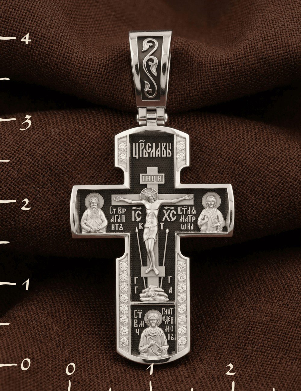 Крест из белого золота c бриллиантами