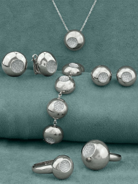 Серьги из белого золота 585 пробы c бриллиантами