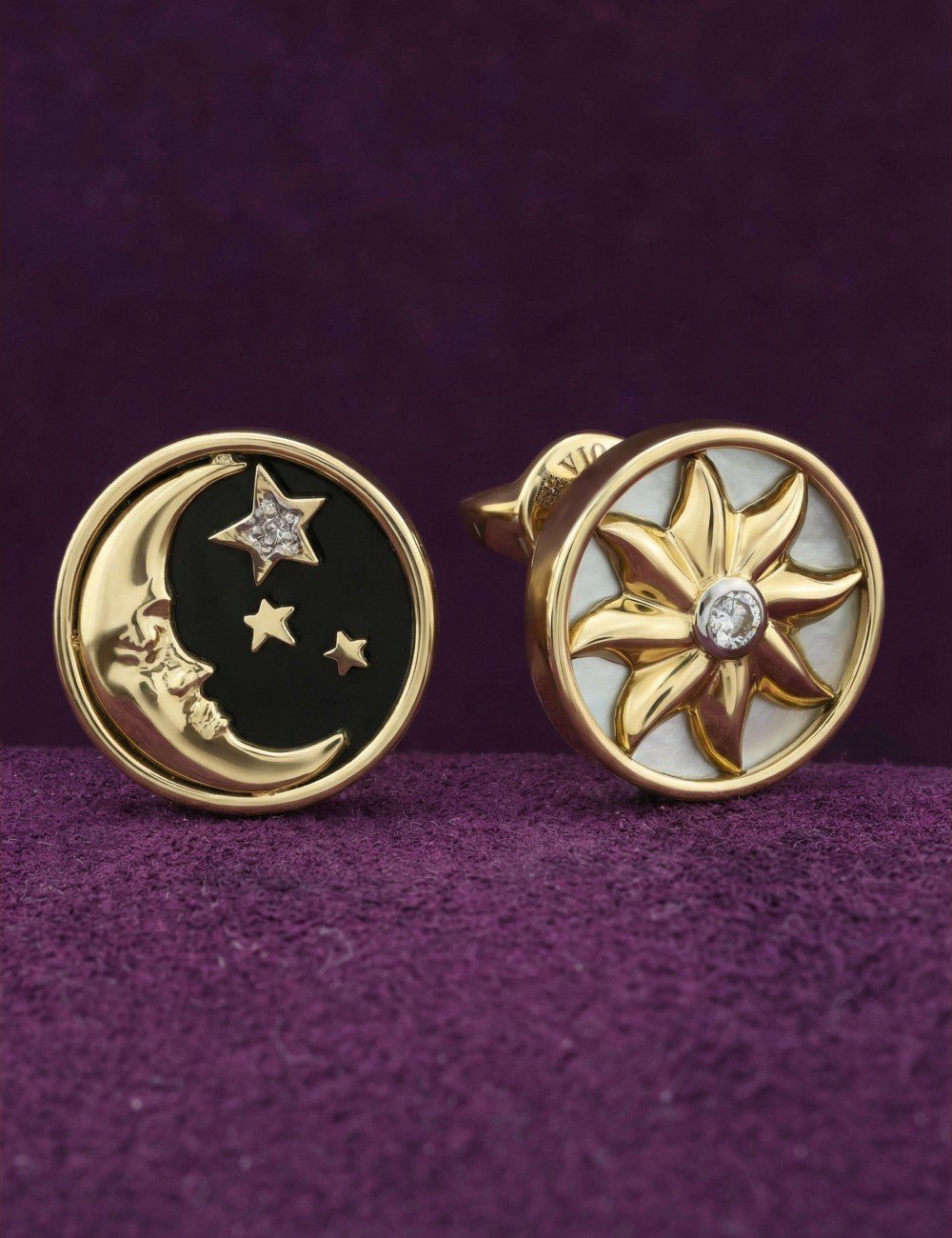 Серьги из лимонного золота c бриллиантами, ониксом и перламутром