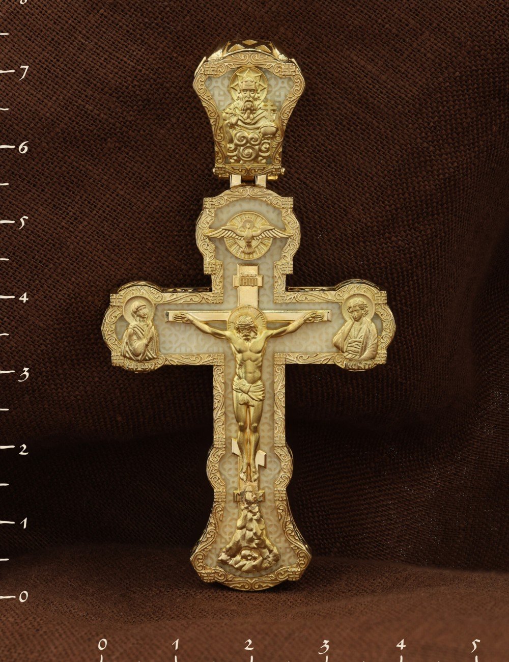 Крест из золота c бивнем мамонта