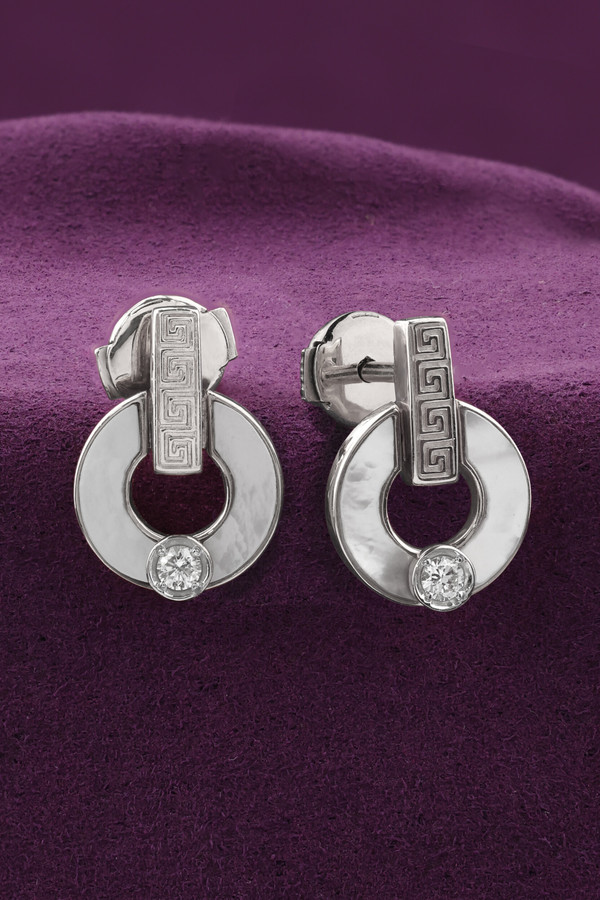 Серьги из белого золота 585 пробы c бриллиантами и перламутром