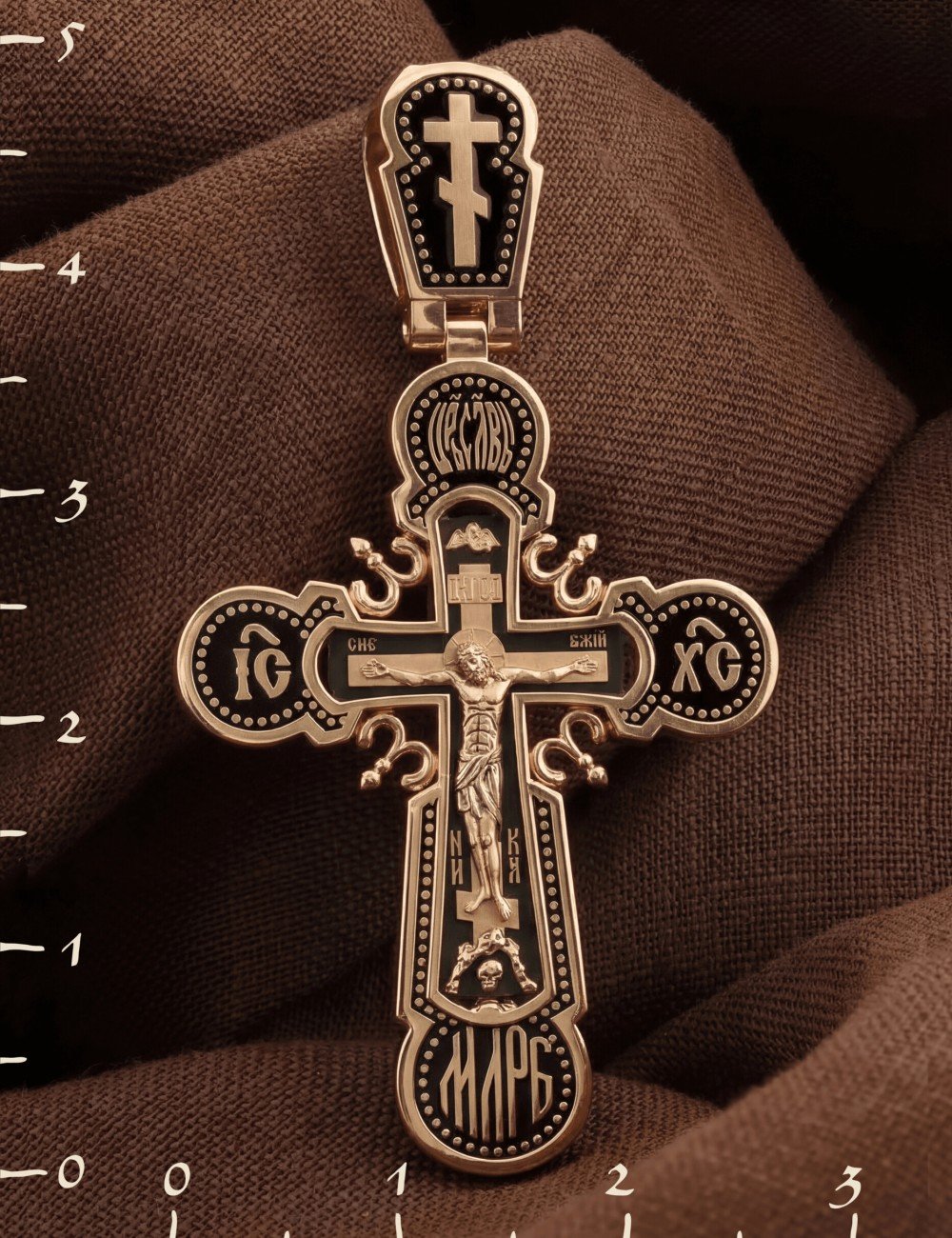 Крест из золота c эмалью