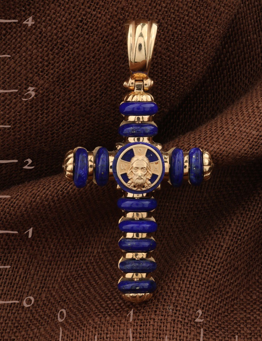 Крест из золота c лазуритом