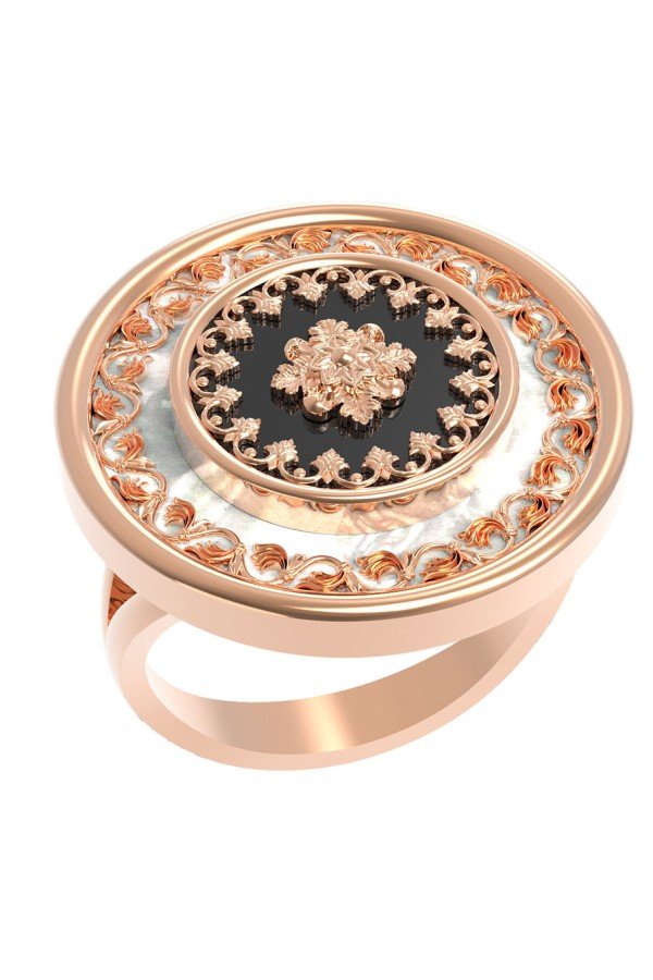 Кольцо из золота c ониксом и перламутром