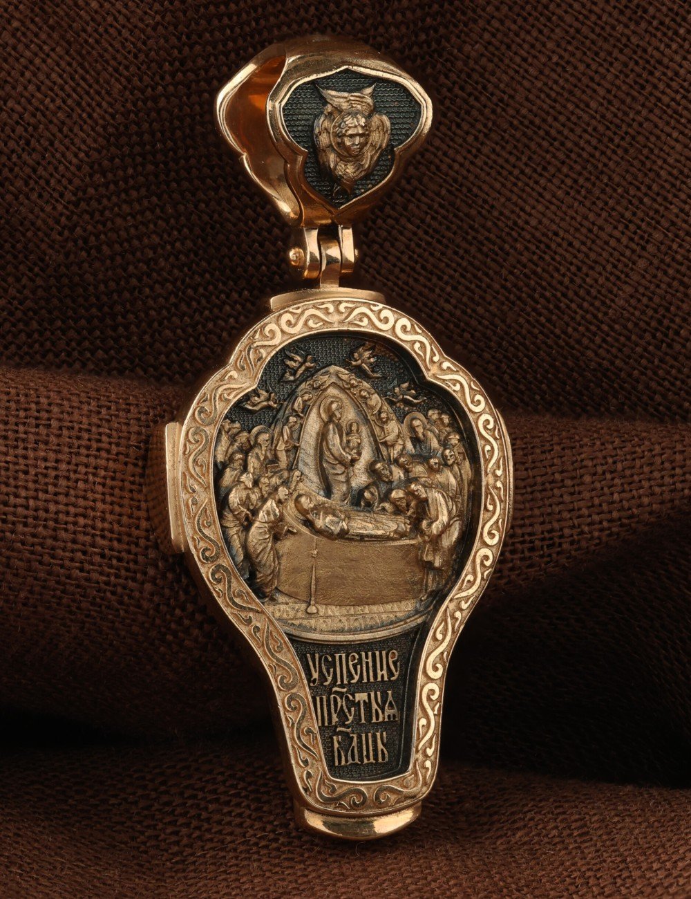 Крест из золота