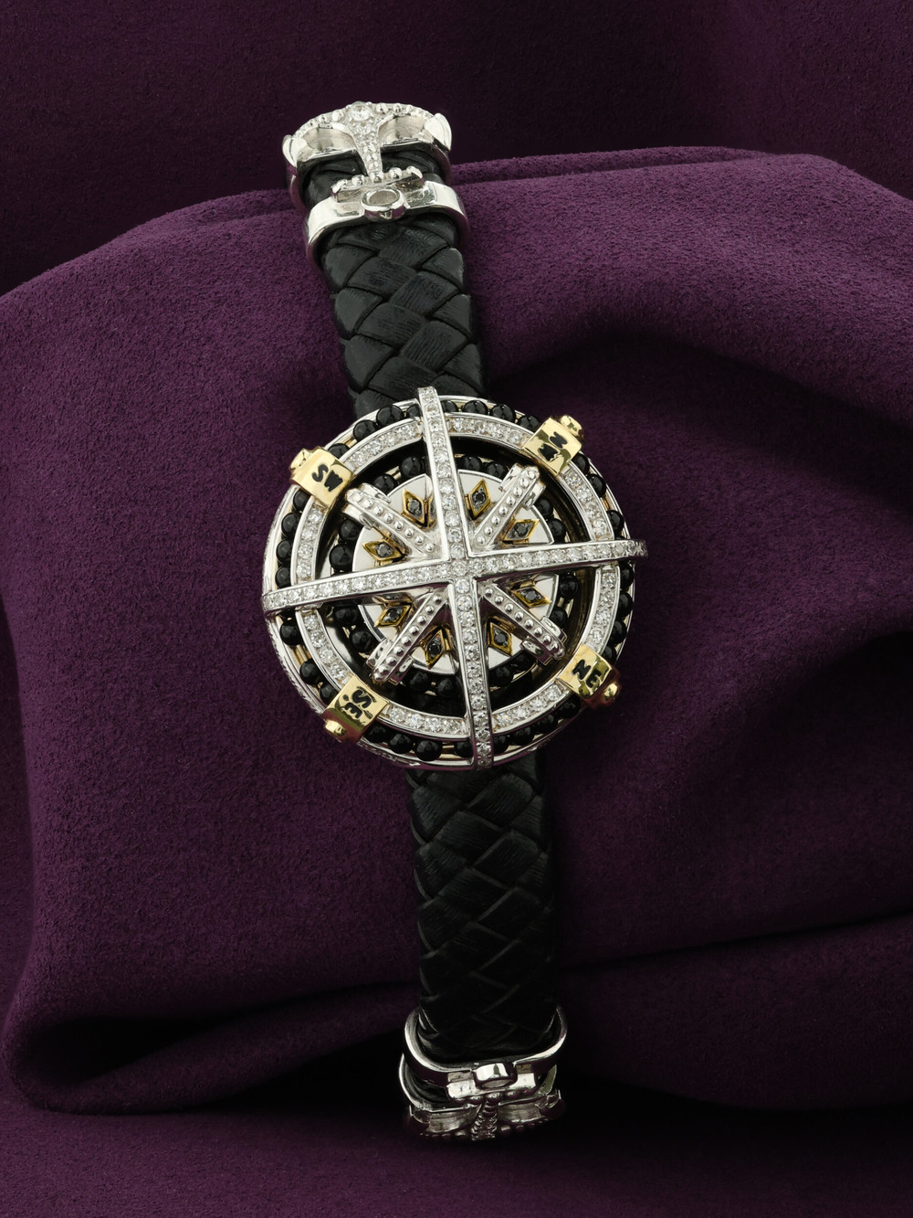 Браслет-шнурок из белого золота 585 пробы c эмалью, бриллиантами, кожаным шнурком и ониксом